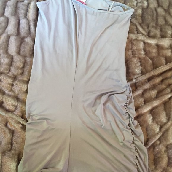 Dress - Picture 6 of 7